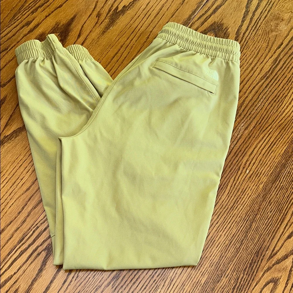 The North Face Men’s Tan Joggers - size Small
